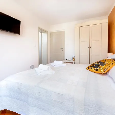 Casa Santin By Irundo רוביני