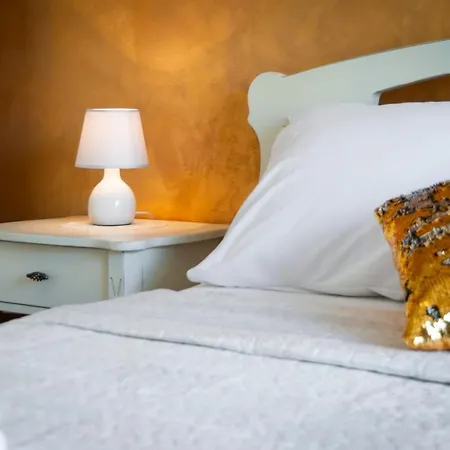 Casa Santin By Irundo 3* רוביני